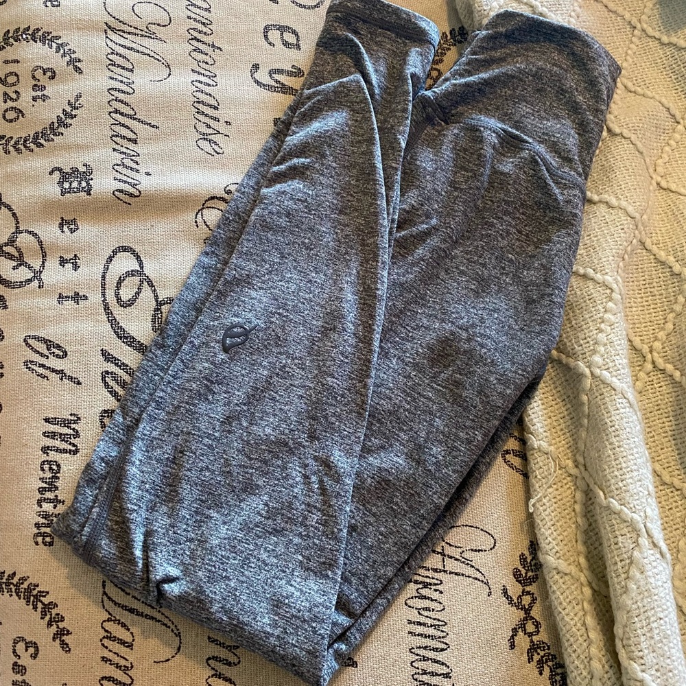 Ptula Heather Gray Bare leggings.